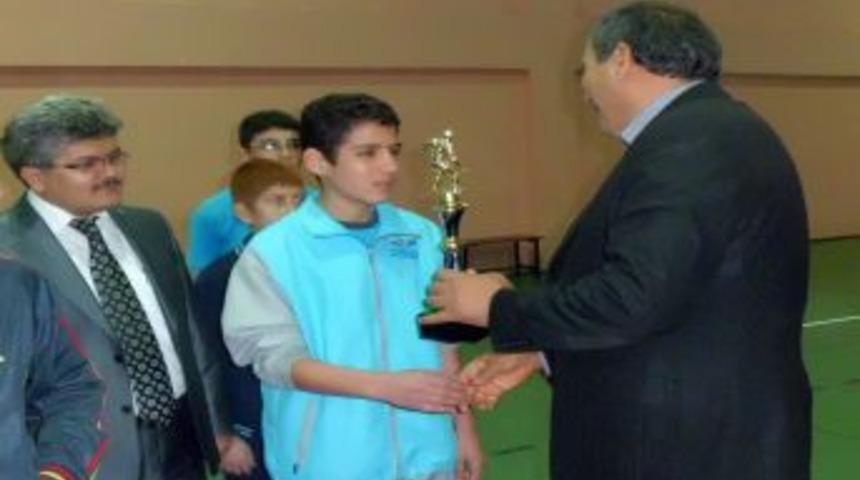 Mutlu Ortaokulu &Ouml;ğrencileri Sezonu Kupalarla Kapattı