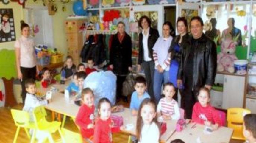 Minikler'den Mavi Kapak Kampanyasına Destek