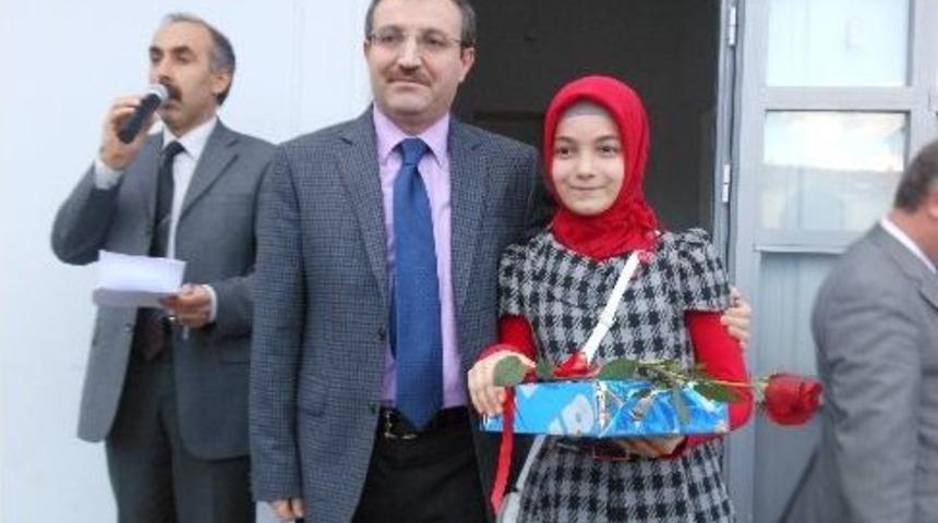 Adapazarı İmam Hatip Ortaokulu'nda Başarılı &Ouml;ğrenciler &Ouml;d&uuml;llendirildi