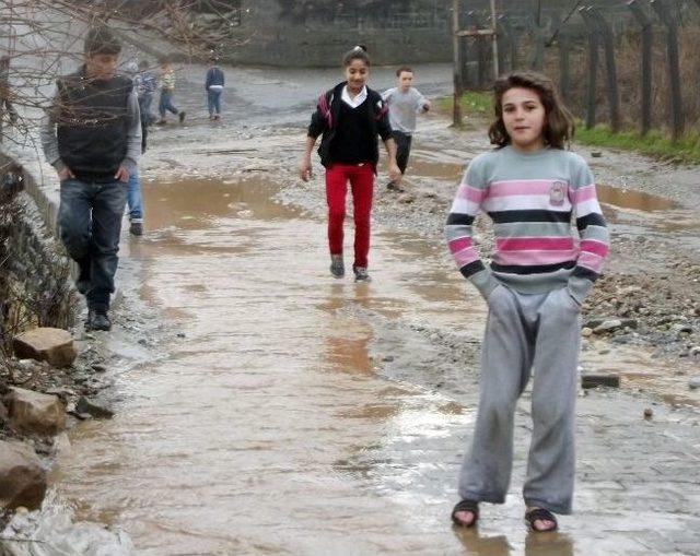 Sağanak Yağış Silvan ı Esir Aldı 1