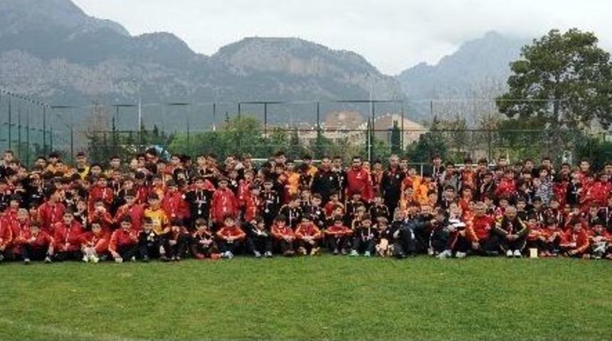 Galatasaray Futbol Okulları Antalya Kampı Tamamlandı