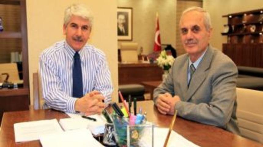 Eskişehir Halk Eğitimi Ve Akşam Sanat Okulu M&uuml;d&uuml;r&uuml; Erten&rsquo;den Odunpazarı Belediye Başkanı Sakallı&rsquo;ya Ziyaret