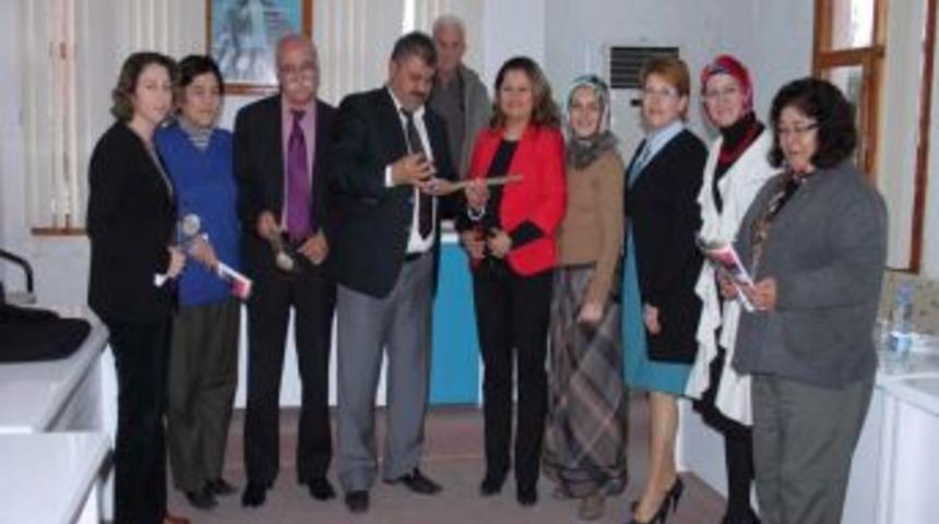 Atakent Belediye Başkanı Uslu'dan Silifkeli Kaşık &Uuml;reticisi Kadınlara Destek