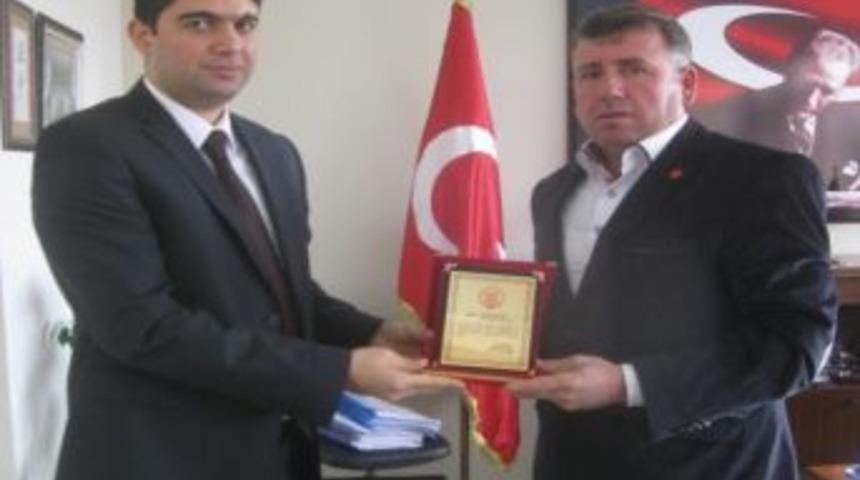 G&ouml;rev S&uuml;resi Biten &Uuml;yelere Plaketle Teşekk&uuml;r Edildi
