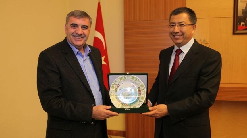 Kazak B&uuml;y&uuml;kel&ccedil;i: Bize En &Ccedil;ok T&uuml;rkiye Destek Veriyor