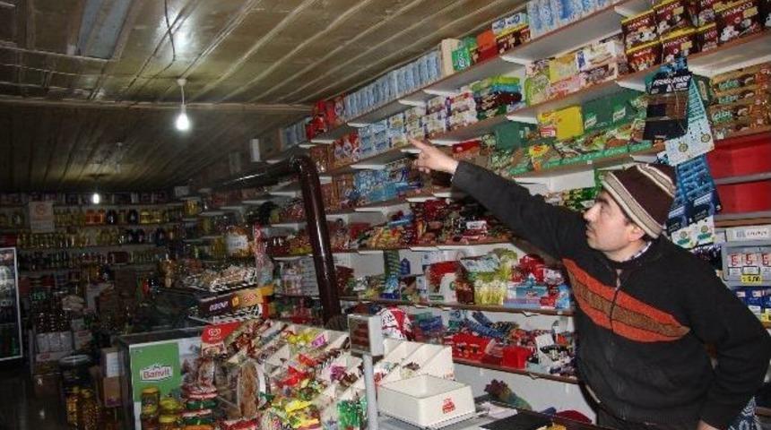 Soygun İ&ccedil;in Tavandan Girdiler