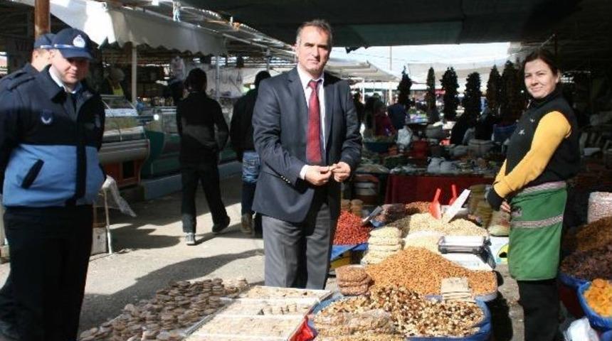 Altınova&rsquo;da Başkan S&uuml;rer&rsquo;in Pazar Turu