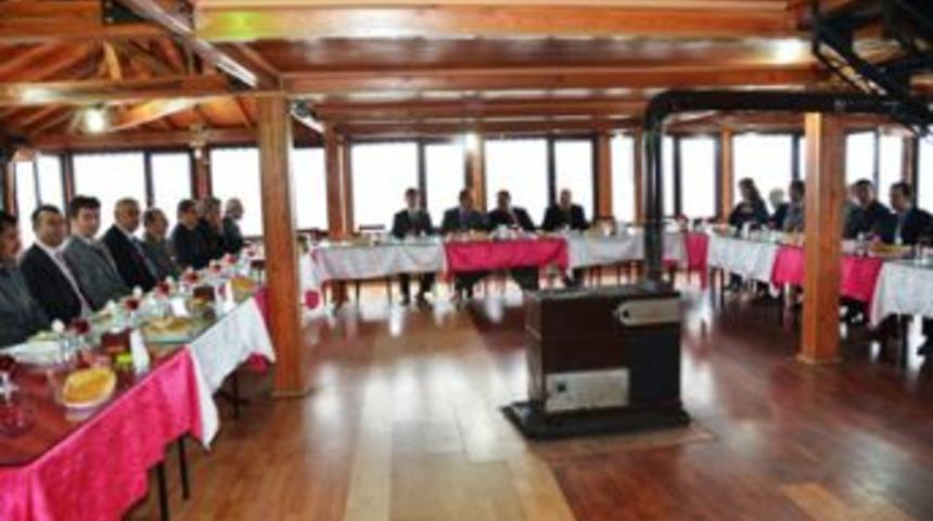 Başkan Selim Yağcı ve Milli Eğitim Camiası Kahvaltıda Buluştu