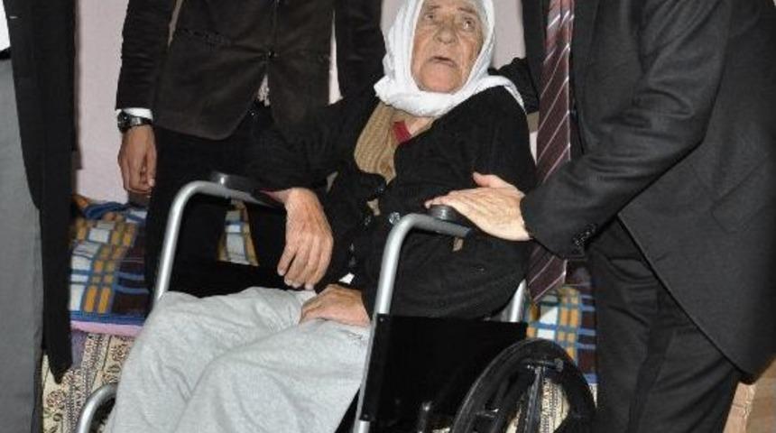 Tatvan Belediyesi&rsquo;nden 12 Engelliye Tekerlekli Sandalye