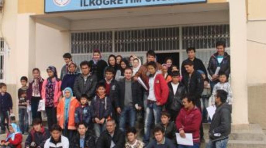 Afgan M&uuml;ltecilere T&uuml;rk&ccedil;e Kursu!