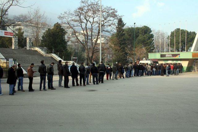 Bursaspor Taraftarlarından Galatasaray Maçı Biletlerine Yoğun Ilgi