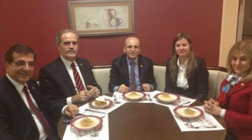 Bakan Şimşek'in Tenis Keyfi