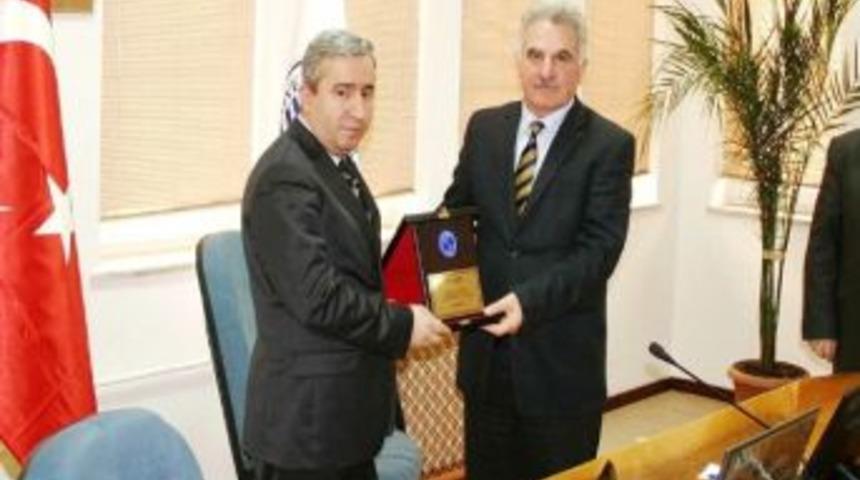 Metin K&uuml;&ccedil;&uuml;k&rsquo;e Veda