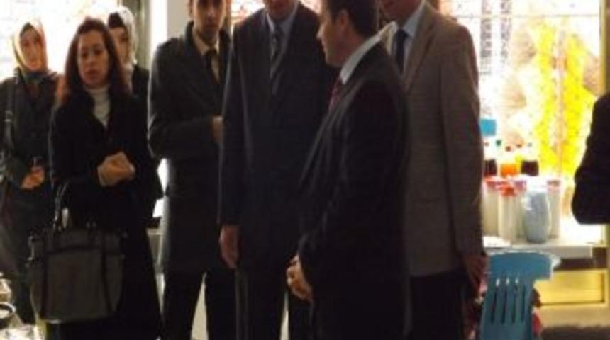 Kahta'da K&ouml;y Okulu &Ouml;ğrencileri Yararına Kermes A&ccedil;ıldı