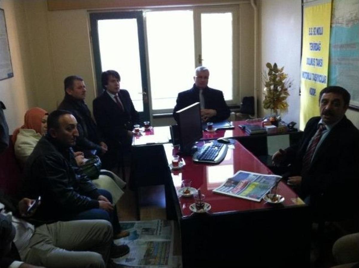 Ak Parti&rsquo;den Muhtarlara Ve Taksicilere Ziyaret