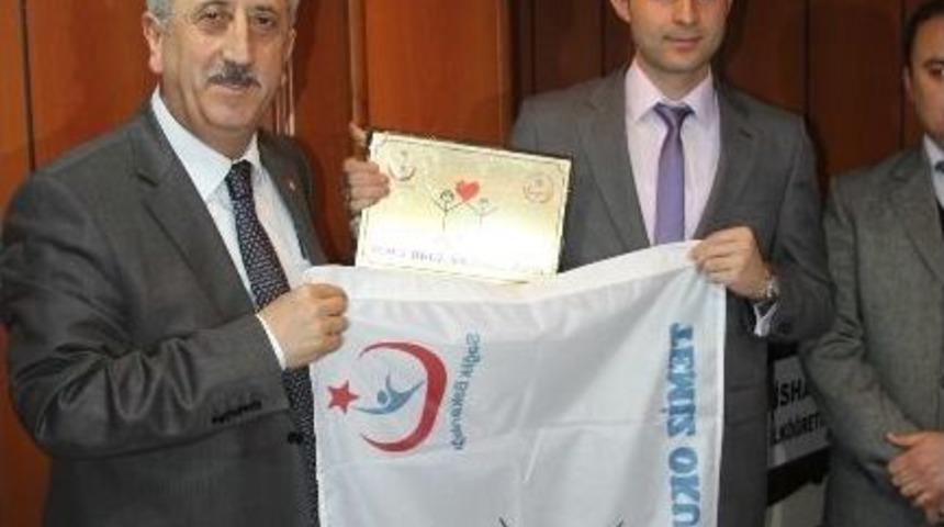 İneg&ouml;l'de 11 Okula &ldquo;beyaz Bayrak&rdquo;