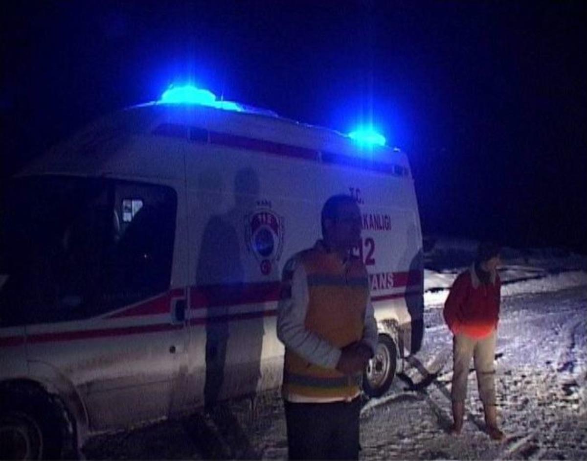 (&ouml;zel Haber) Kars&rsquo;ta B&ouml;brek Hastası Kadının İmdadına Karla M&uuml;cadele Ekipleri Yetişti