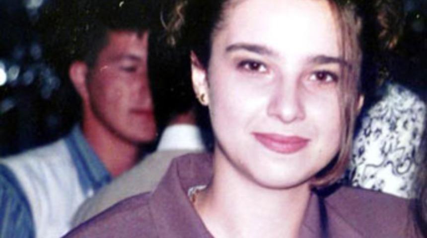 Sevgilisine eşini &ouml;ld&uuml;rtt&uuml;