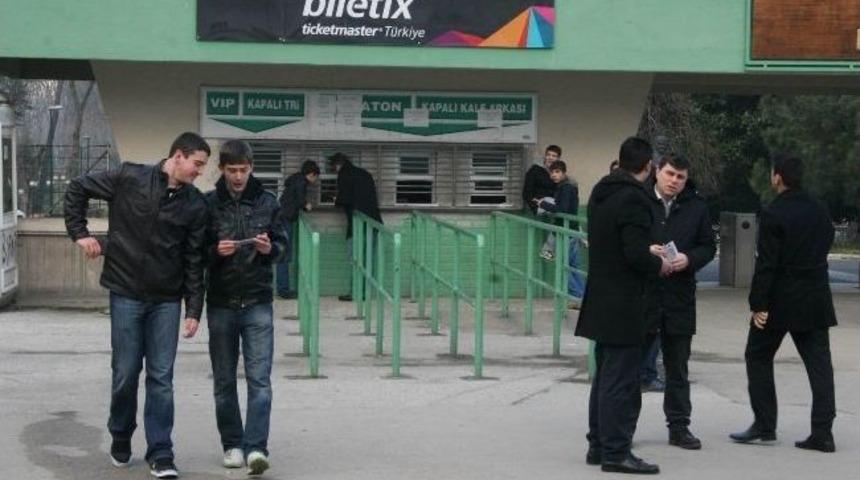 Bursaspor Taraftarı Galatasaray Ma&ccedil;ına İlgi G&ouml;stermedi