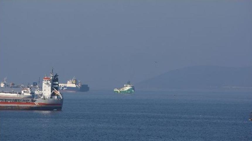 Petrol Ve Doğalgaz Arama Gemisi Tuzla A&ccedil;ıklarında