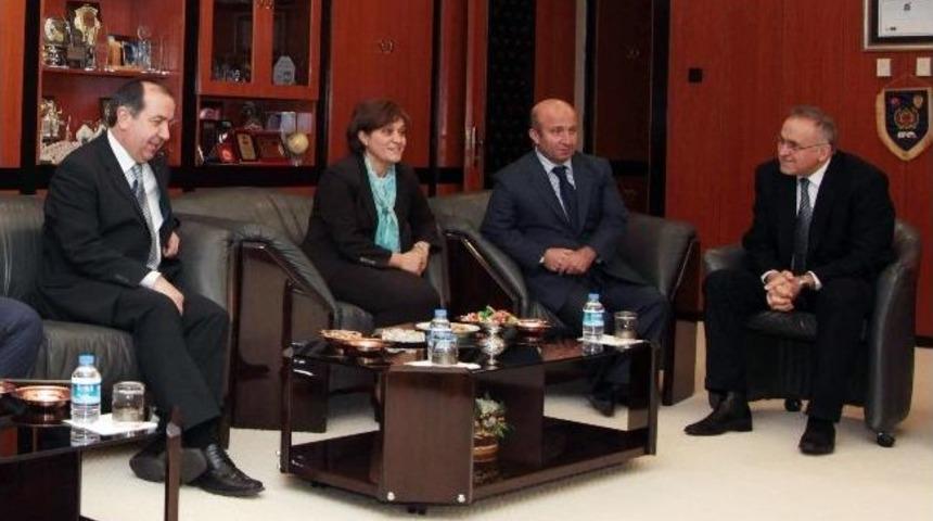 Bakan Yardımcıları Başkan G&uuml;zelbey'i Ziyaret Etti