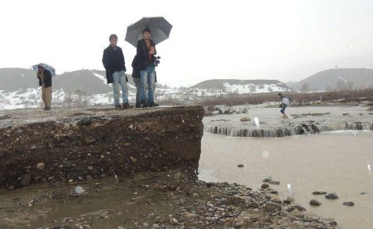 Derecik’te Dereler Taştı G1