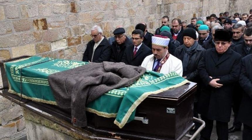 Isparta Valisi Memduh Oğuz&rsquo;un Babası Yusuf Oğuz Nevşehir'de Toğrağa Verildi