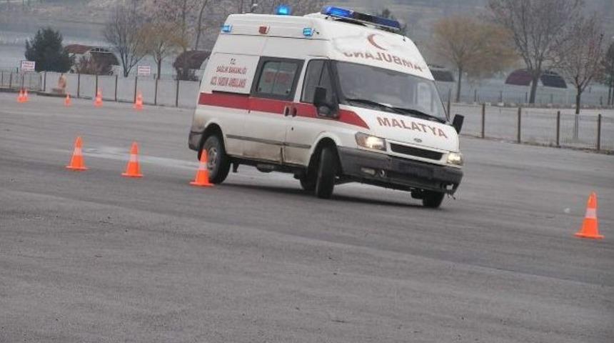Ambulans S&uuml;r&uuml;ş Teknikleri Eğitimi Verildi