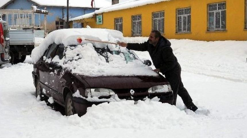 &Ccedil;elikhan'da Kar Nedeniyle 11 K&ouml;y Yolu Kapandı