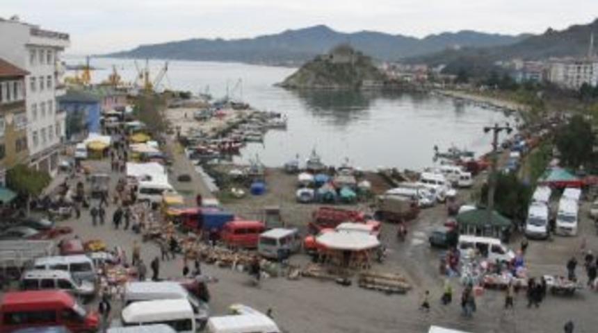 Tirebolu&rsquo;da Balık&ccedil;ı Barınaklarının Bir B&ouml;l&uuml;m&uuml;n&uuml;n Limana &Ccedil;evrilmesi G&uuml;ndemde