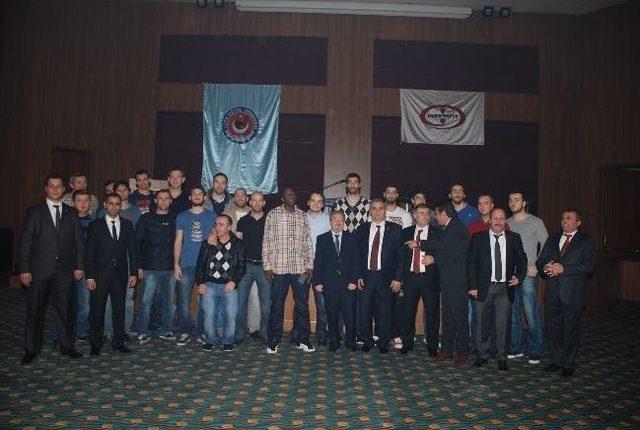 Erdemir Spor Kul&uuml;b&uuml; Yararına Kaynaşma Ve Dayanışma Gecesi 1