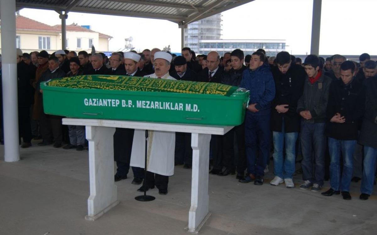 Patlamada &Ouml;len Elektrik&ccedil;inin Asker Oğlu Babasının Arkasından G&ouml;zyaşı D&ouml;kt&uuml;