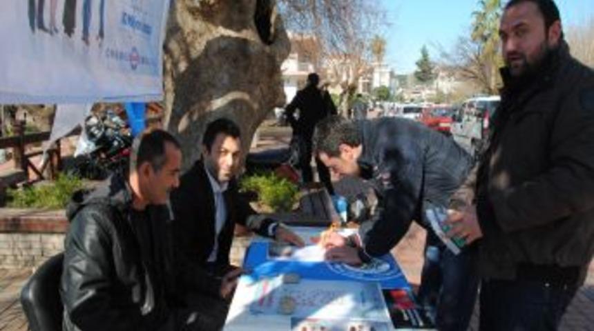 Kılık Kıyafet &Ouml;zg&uuml;rl&uuml;ğ&uuml; I&ccedil;in Manavgat'ta Kısa S&uuml;rede 6 Bin Imza Toplandı