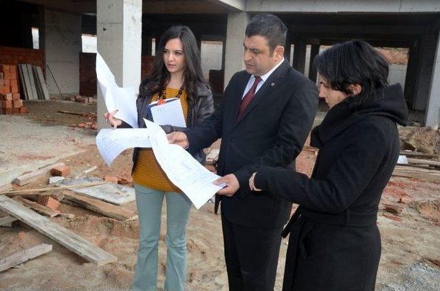 Rekt&ouml;r La&ccedil;iner Anaokulu İnşaatını İnceledi 1