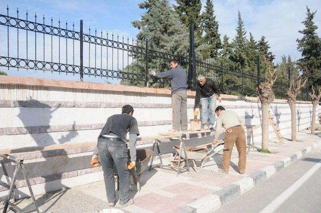 Manisa Belediyesi Bakımsız Duvarları Yeniliyor 2