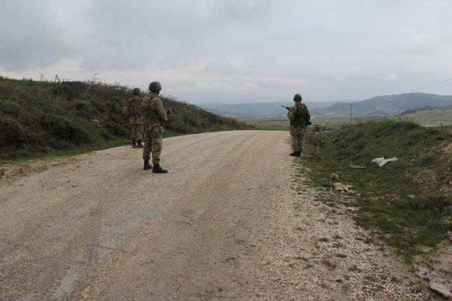 Kimyasal Ş&uuml;phesi Olan M&uuml;himmat, Saplı Olduğu Topraktan &Ccedil;ıkarıldı 1