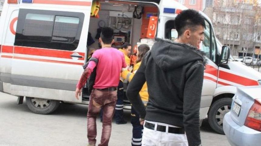 Cumhuriyet Meydanı&rsquo;nda Bı&ccedil;aklı Saldırıya Uğradı