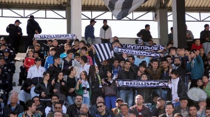 Nazilli Meydan Taraftarı İlgisizlikten Yakındı