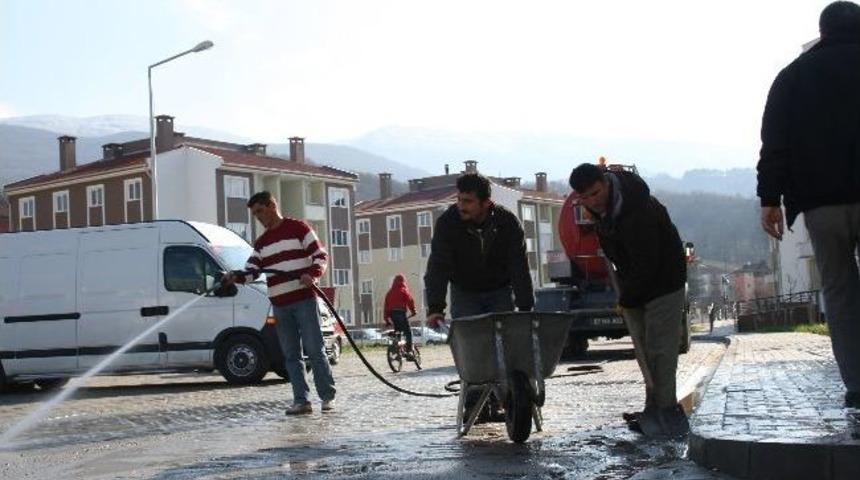 &Ccedil;aydeğirmeni Belediyesinden Toki &Ccedil;evresinde Temizlik Ve D&uuml;zenleme &Ccedil;alışması