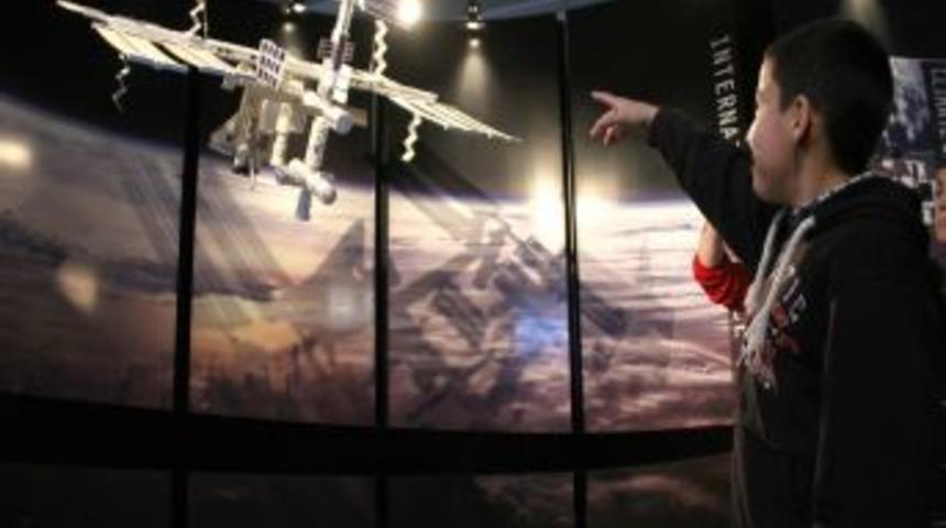 Başakşehir Belediyesi&rsquo;nden &Ouml;ğrencilere Uzay Sergisi