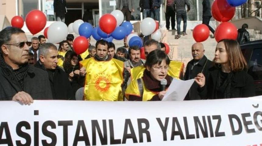 Eğitim-sen Yy&uuml; Temsilciliğinden İt&uuml;&rsquo;l&uuml; Asistanlara Balonlu Destek