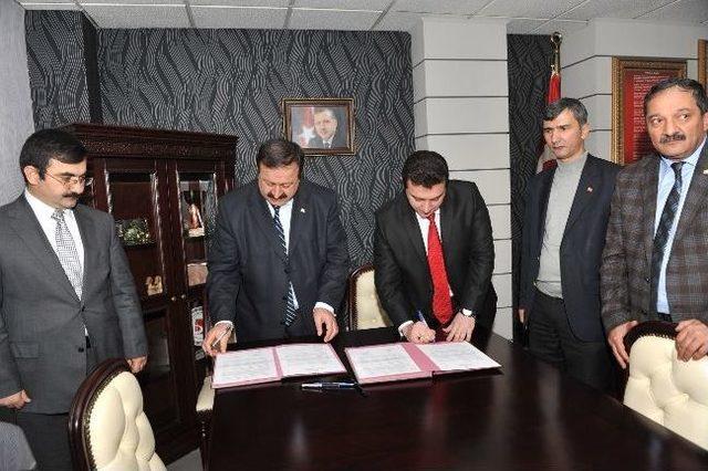 Bozüyük Belediyesi’nde Sosyal Denge Sözleşmesi İmzalandı