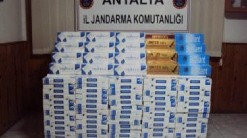 Yolcu Otob&uuml;s&uuml;nde 2 Bin 800 Paket Ka&ccedil;ak Sigara Ele Ge&ccedil;irildi