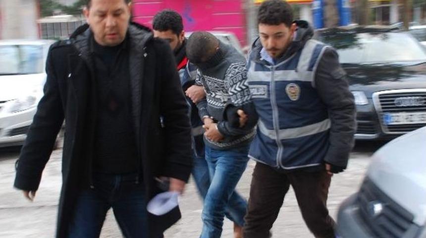 İş Yerine Giren Hırsız Yakalandı