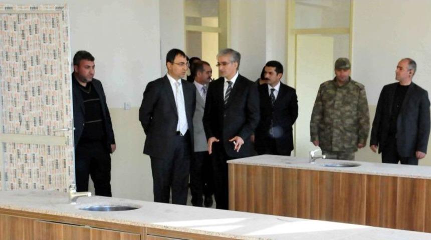 Vali Toprak: Yıl Sonuna Kadar 162 Derslik Yapılacak