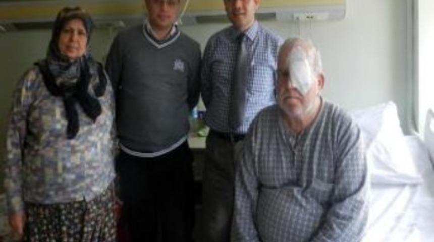 &Ccedil;om&uuml; Tıp Fak&uuml;ltesi'nde Kornea Nakli