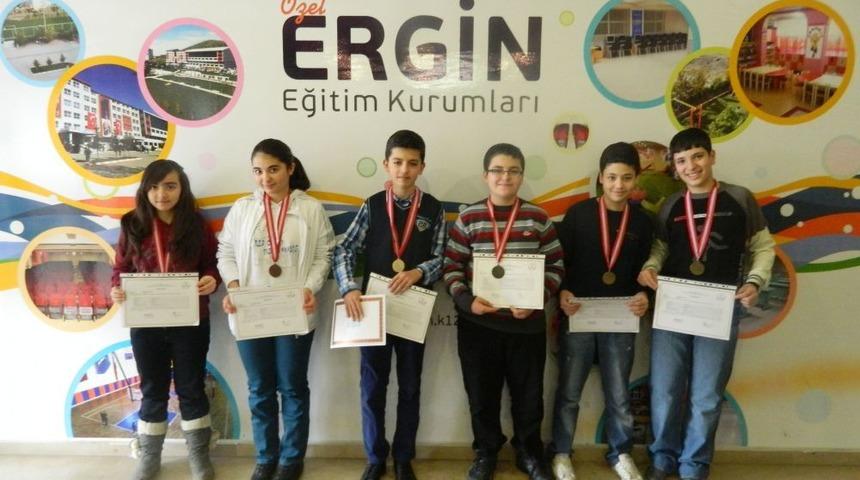&Ouml;zel Ergin Koleji &Ouml;ğrencileri Uluslararası Yarışmada 6 Madalya Kazandı