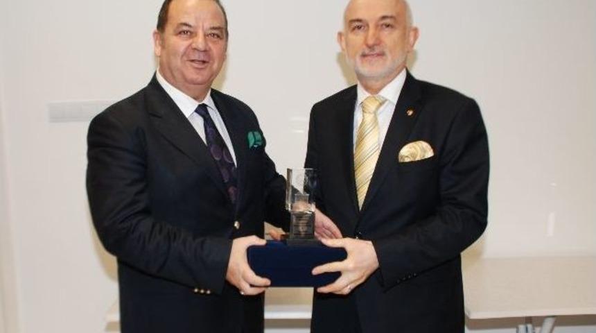 &Ccedil;arşamba Tso&rsquo;dan Meclis &Uuml;yelerine Plaket