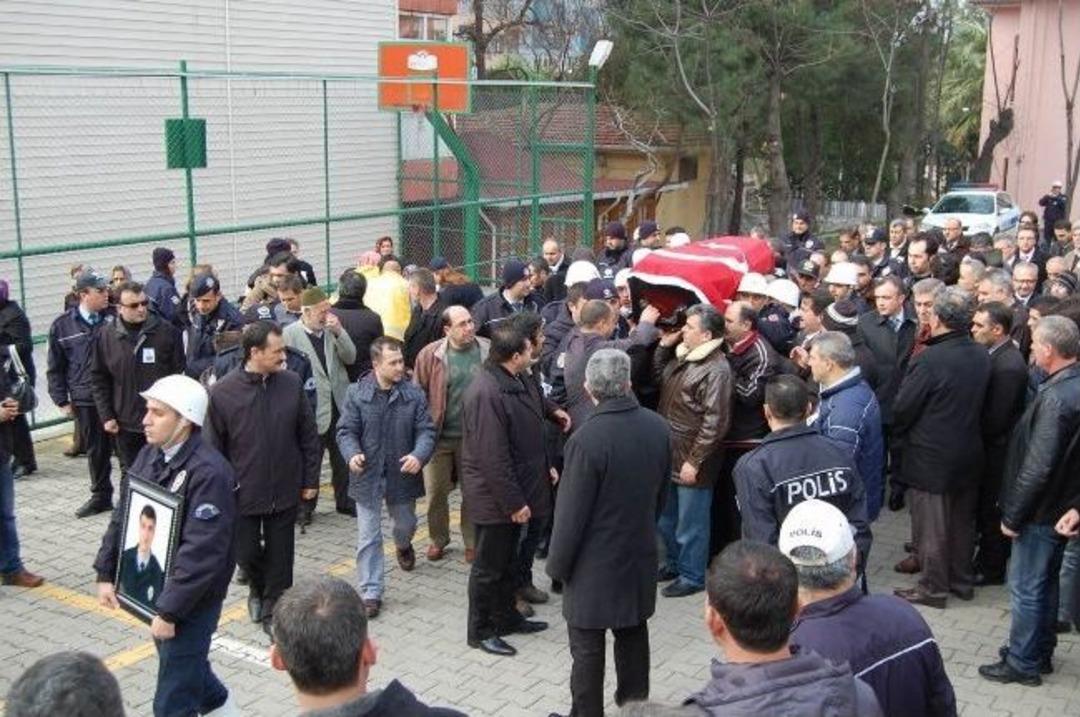 Kansere Yenik D&uuml;şen Polis Memuru Son Yolculuğuna Uğurlandı