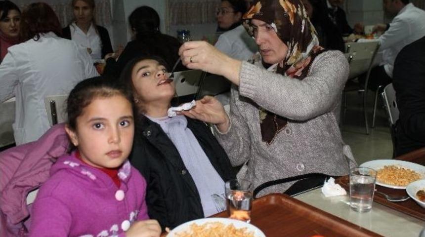 K&uuml;&ccedil;&uuml;k Semanur Destek Bekliyor